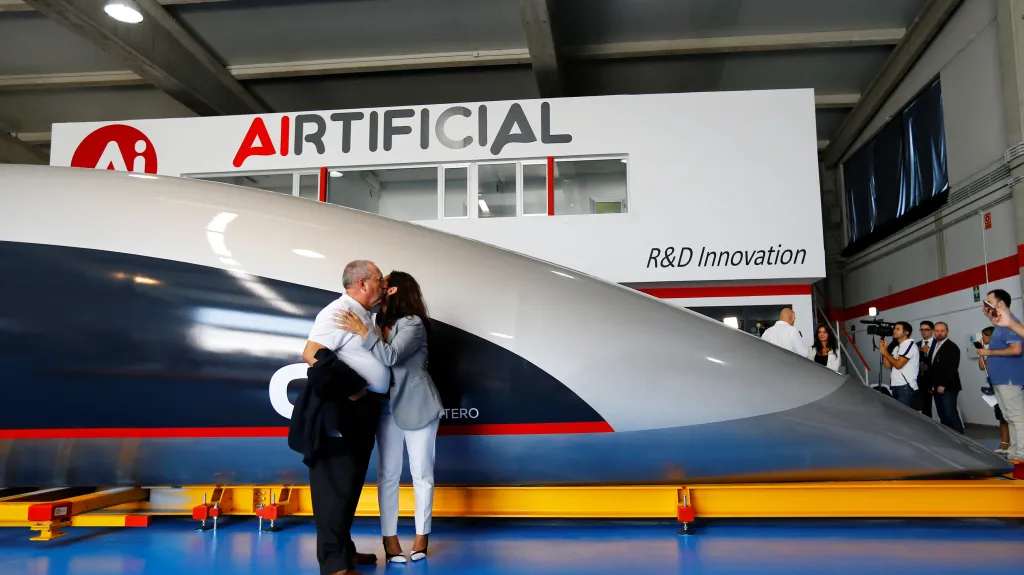 Hyperloopová kapsle Quintero One