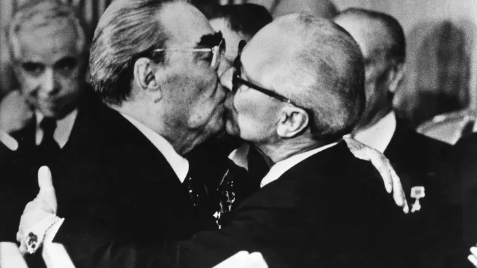 Leonid Iljič Brežněv a Erich Honecker