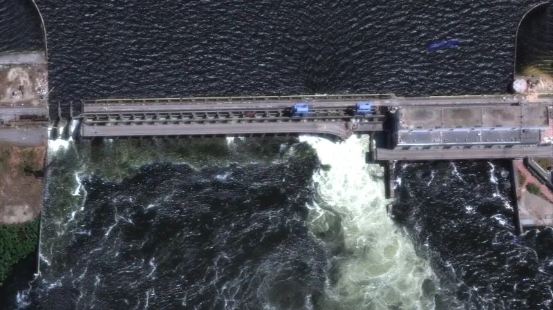 Satelitní snímky hráze Kachovské přehrady