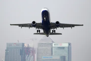 Problém s leteckým provozem nad Británií je vyřešen, situace se bude postupně vracet k normálu