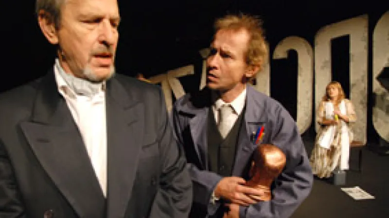 Odcházení v podání Klicperova divadla