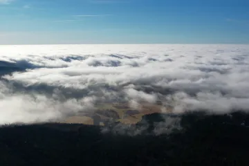 Silná inverze drží Česko pod mraky