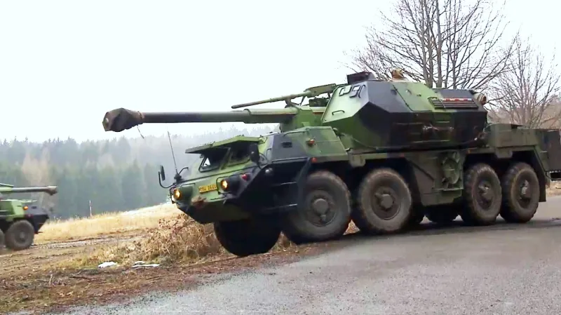 Samohybná houfnice DANA