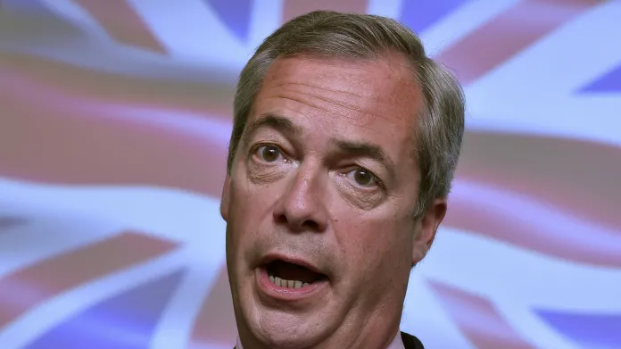Šéf euroskeptické strany UKIP Nigel Farage