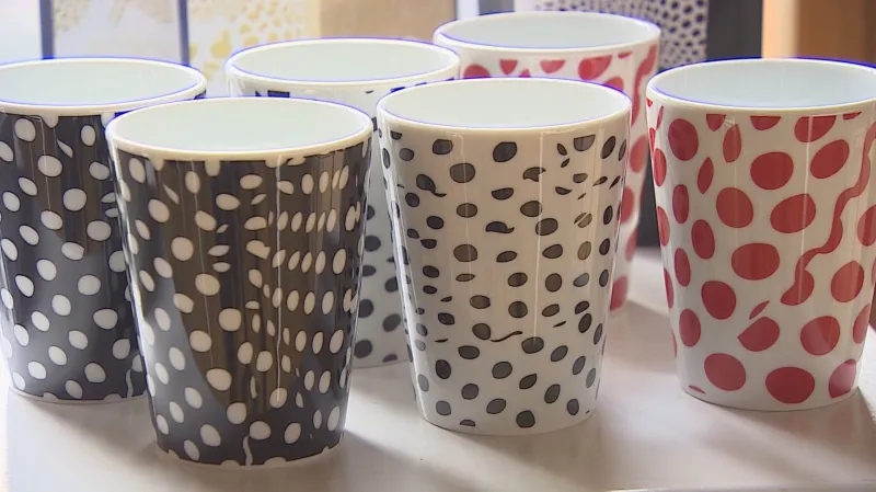 Puntíkaté vánoční hrnečky