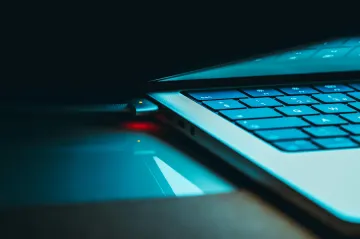 Reportéři ČT testovali, jak se nakupují falešní sledující na sítích