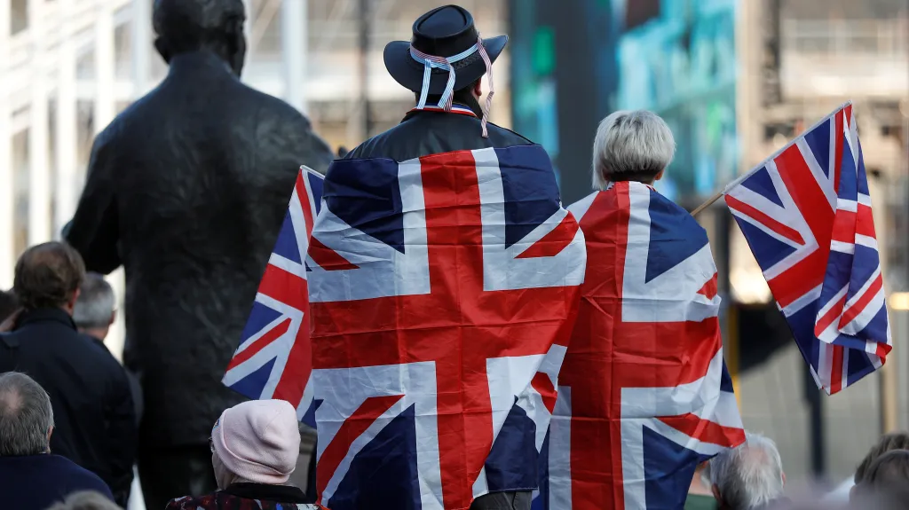 Demonstrace zastánců brexitu před britským parlamentem