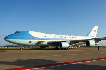 Trumpovo letadlo mířící do Švýcarska se vrací do USA kvůli technické závadě