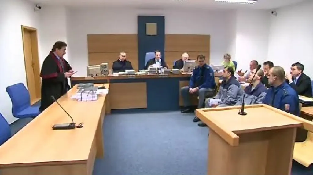Obžalovaní Alexander Zgyuga a Stanislav Janošovský u soudu