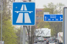 Prázdniny ve střední Evropě ztíží dopravu, na dálnicích se čekají kolony