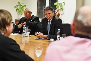 V Jihočeském kraji vzniká koalice ČSSD, ANO a Jihočeši. Hejtmanem znovu Zimola