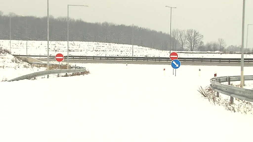 Mimoúrovňová křižovatka Břežany