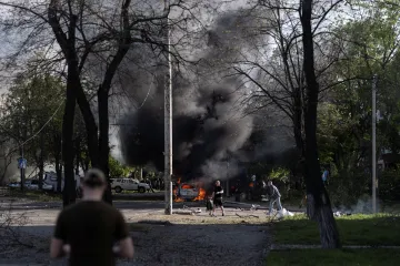 Ruské útoky na Záporoží a Kramatorsk zabily podle úřadů nejméně dvě desítky lidí