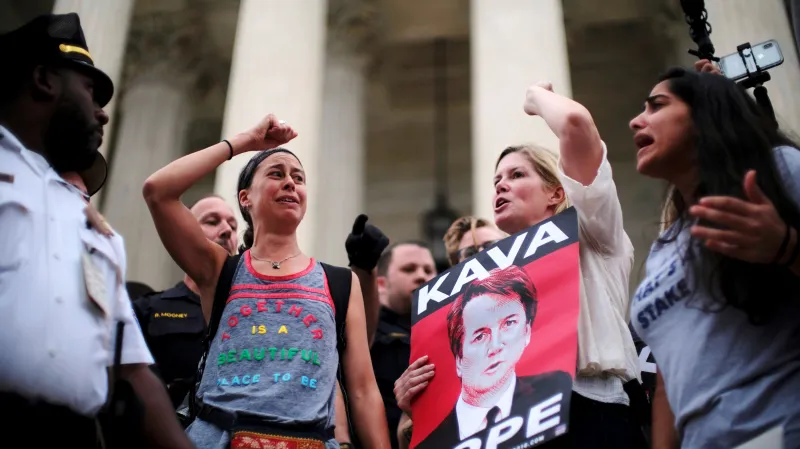 Protest proti Brettu Kavanaughovi po jeho schválení Senátem USA