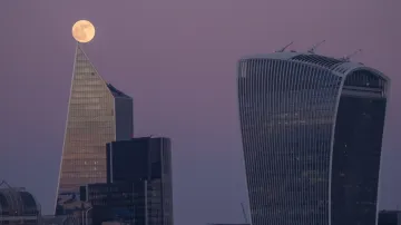 Zatmění Měsíce nad Londýnem