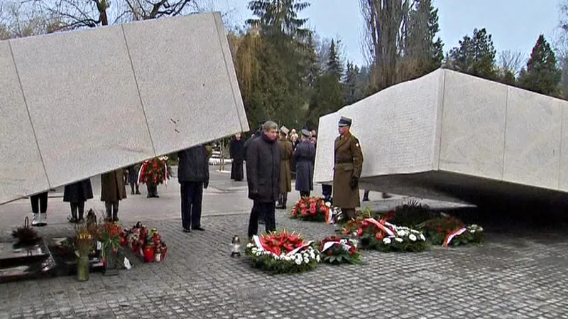 Pieta za oběti letecké tragédie ve Smolensku