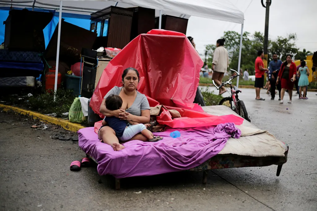 Tropická bouře Eta si v Hondurasu a Nikaragui brala lidské životy a způsobila rozsáhlé škody na velkém území. Během povodní, které bouře způsobila, musely tisíce obyvatel opustit svá obydlí