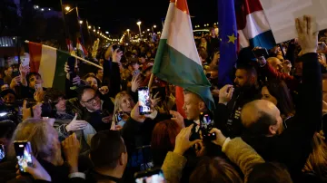 Péter Magyar mezi davem přiznivců