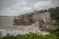 Čínou prochází tajfun In-fa. Zasáhl i nejlidnatější město v zemi