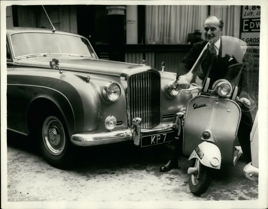 První pokus výrobce z toskánského města o kompaktní motocykl se zrodil už za druhé světové války. Model MP5 ale příliš elegance nepobral