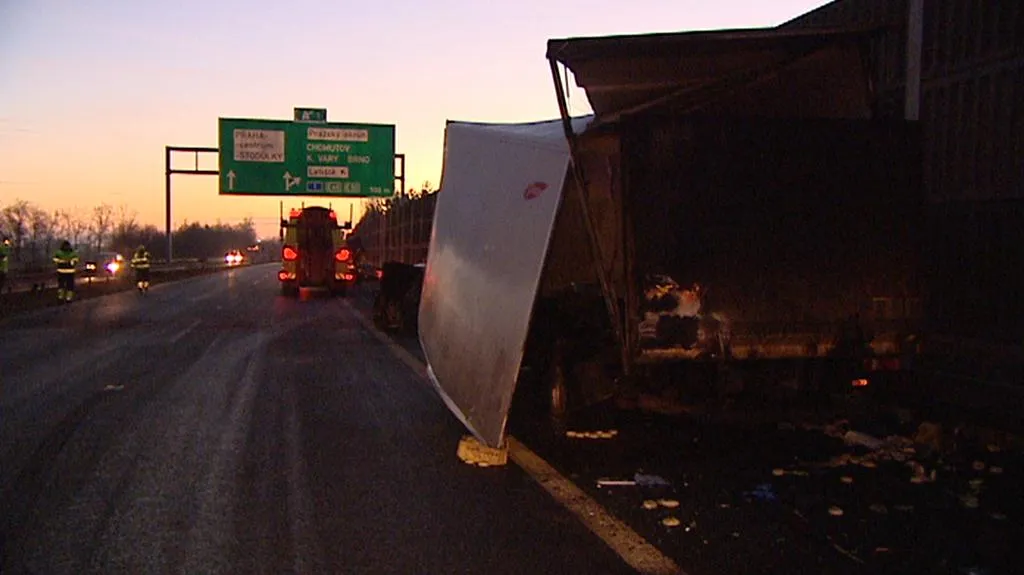 Nehoda kamionu na D5