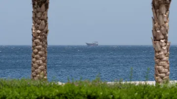 Hormuzský průliv pohledem z Ománu