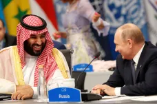 V Argentině začal summit G20. Putin řešil s Macronem Ukrajinu, plácnul si se saúdským princem
