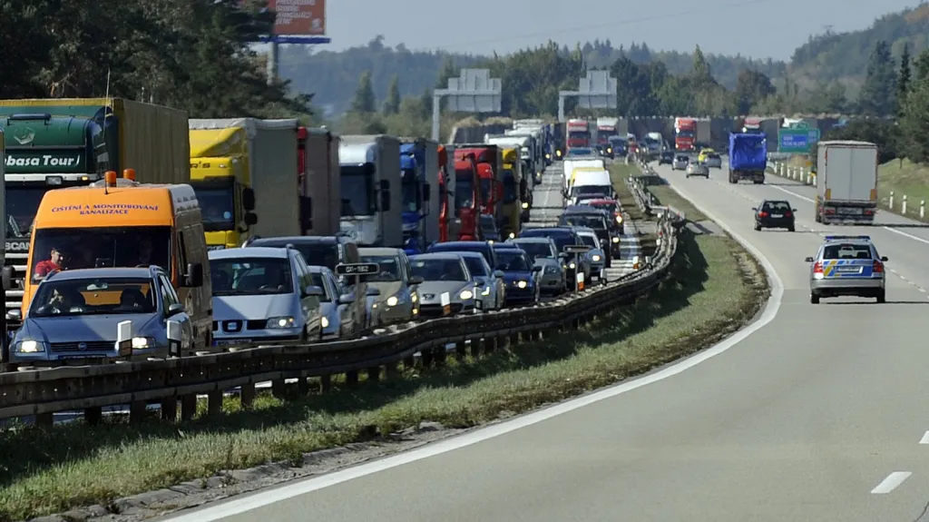 Dopravní kolona na dálnici D1