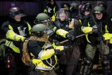 V Minneapolisu pokračovaly protesty kvůli smrti Afroameričana, policie zatkla desítky lidí