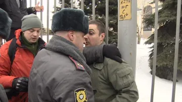 Příznivci kapely Pussy Riot před moskevským soudem