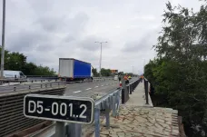 Na D5 u Chrášťan skončí v neděli dopravní omezení kvůli opravě mostů