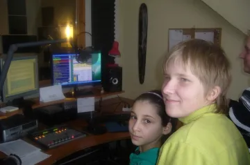 Děti z Dětského domova v Nové Vsi u Chotěboře na exkurzi v rádiu