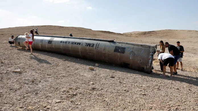 Pozůstatky íránské rakety na izraelském území