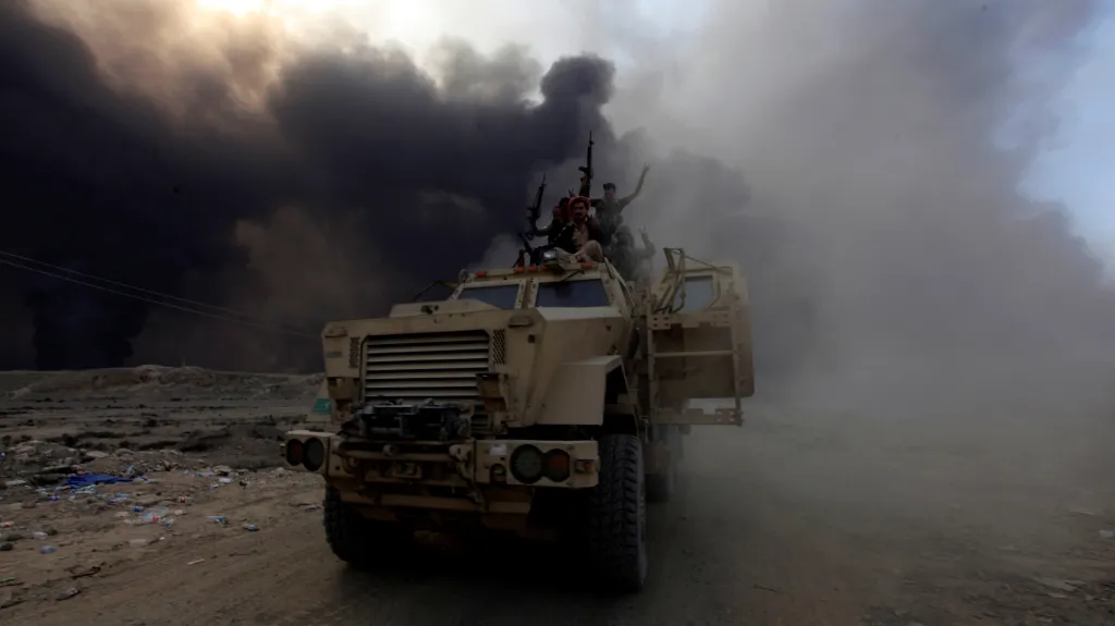 Iráčtí vojáci během tažení na Mosul