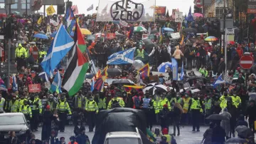 Během celého summitu COP26 se konala celá řada demonstrací, aktivistických akcí, setkání veřejnosti a happeningů. Největší demonstrace prošla centrem města Glasgow 6. listopadu 2021