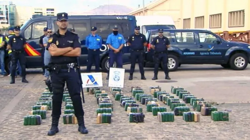 Čtyři Češi převáželi lodí čtvrt tuny kokainu