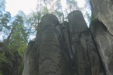 Koupit vstupenku do Adršpašských skal na místě je téměř nemožné. Zklamaní turisté se domáhají vstupu