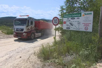 Firma plánuje rozšířit těžbu vltavínů u Nesměně. Místní protestují, obávají se ničení krajiny