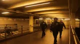 Policisté prohledávají stanici metra v New Yorku
