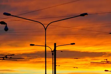 Zatímco Brno svítí, na jeho okraji je tma. Modřice marně čekají na nové lampy