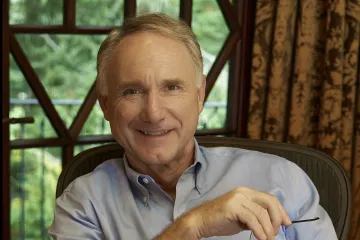 O Praze jsem přemýšlel už před patnácti lety, říká spisovatel Dan Brown
