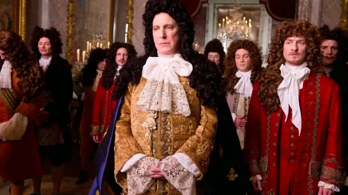 Alan Rickman jeko král Ludvík XIV. ve filmu Králova zahradnice