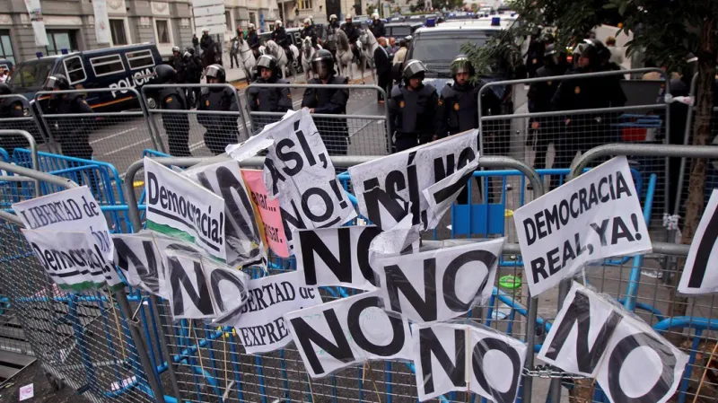 Demonstrace před španělským parlamentem