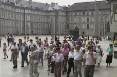 30 let zpět: Pražský hrad očima turistů