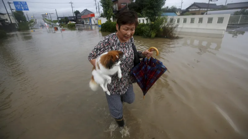 Tajfun Etau způsobil v Japonsku rozsáhlé záplavy