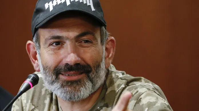 Vůdce arménských protestů Pašinjan chce zůstat spojencem Ruska