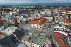 Olomoucký kraj se v závěru období potýkal s kauzou dopravních zakázek