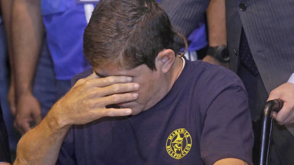 Dojatý José Salvador Alvarenga