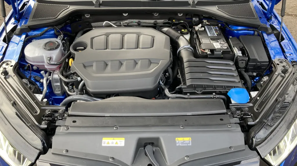Motorový prostor vozu Octavia RS