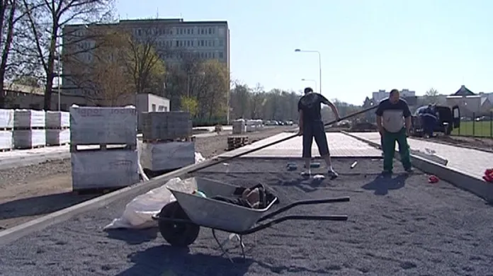 V Sokolově opravují silnice a chodníky